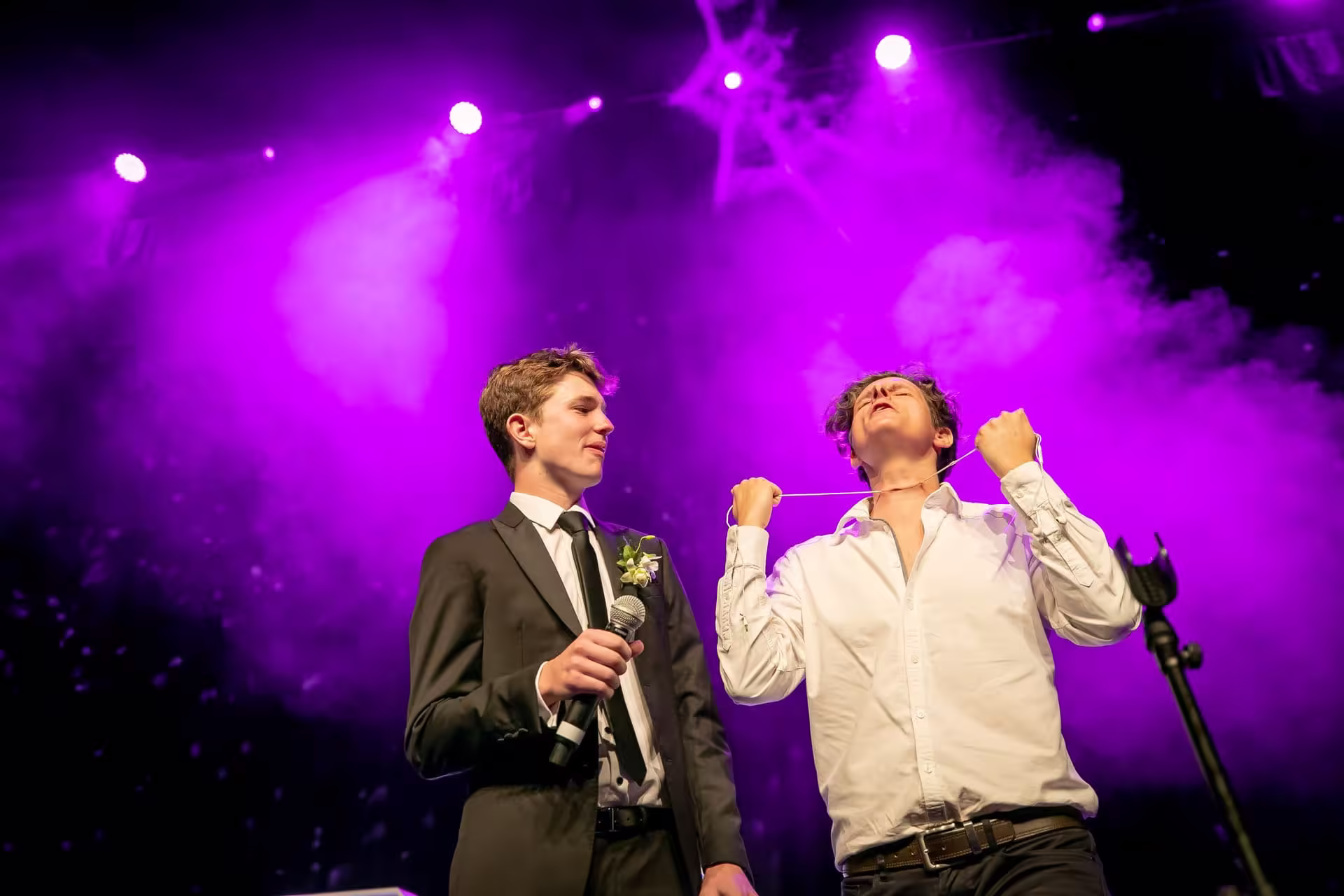 Magic and illusion show by Jason Gray in Brisbane